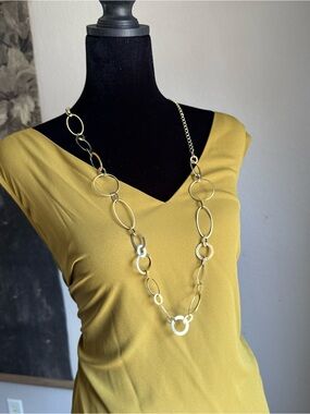 Nine West Yellow V-Neck Cap Sleeve Top